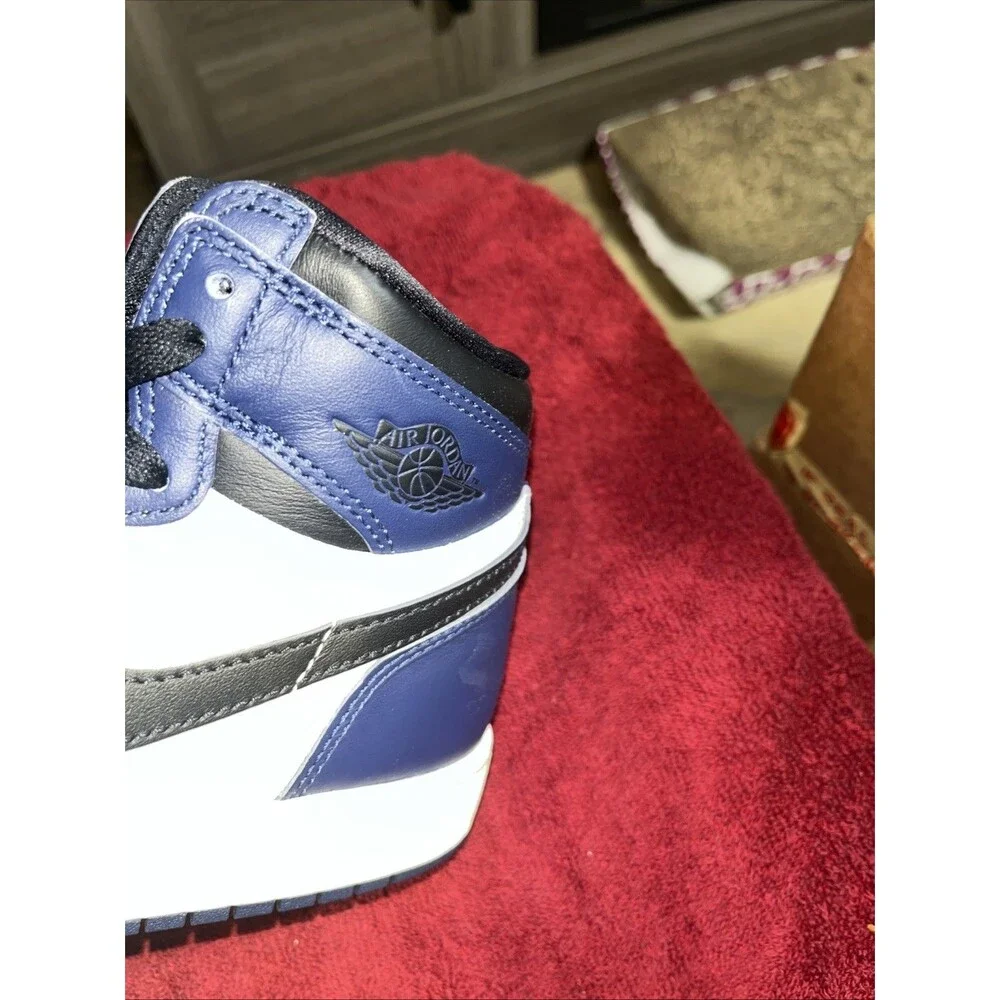 Size 5 - Air Jordan 1 Retro OG High Midnight Navy